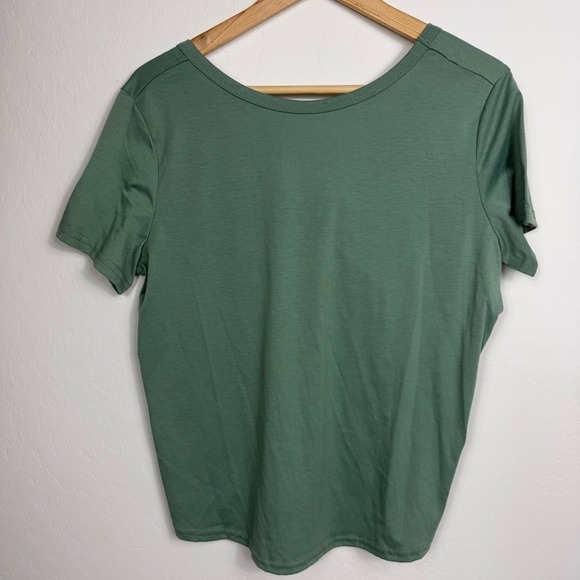 Green twist back top - Picture 2 of 3